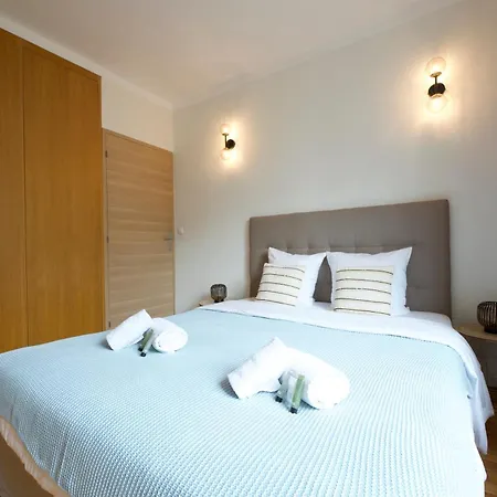 Cia - Champs Elysees Matignon